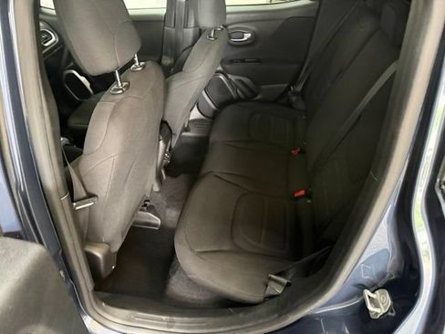 Used 2020 Jeep Renegade Latitude w/ Cold Weather Group AWD/4WD image 33
