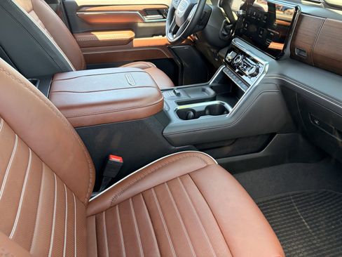 Used 2026 GMC Sierra 2500 Denali Ultimate w/ Max Trailering Package AWD/4WD image 11