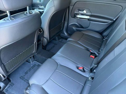 Certified 2022 Mercedes-Benz GLB 250 4MATIC image 15