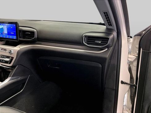 Used 2023 Ford Explorer XLT w/ Equipment Group 202A AWD/4WD image 15
