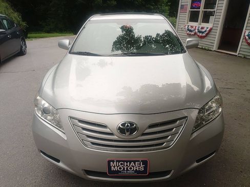 Used 2009 Toyota Camry XLE FWD image 4