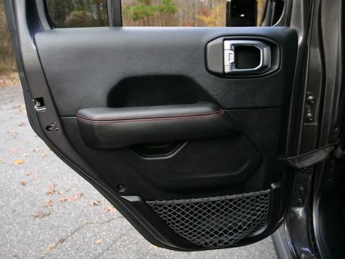 Used 2018 Jeep Wrangler Unlimited Rubicon image 26