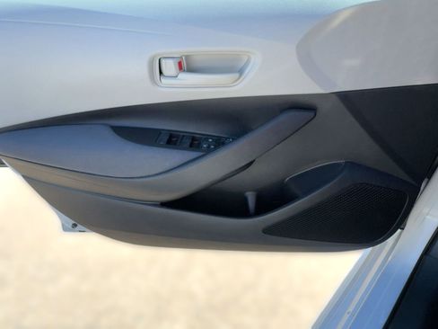 Used 2022 Toyota Corolla LE image 21