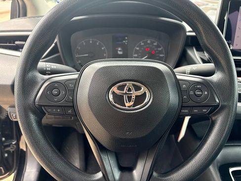 Used 2025 Toyota Corolla LE FWD image 14