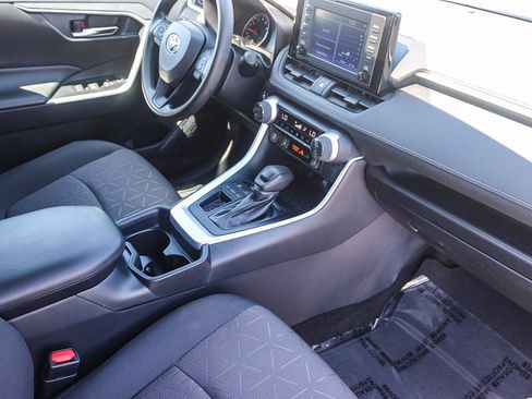 Certified 2019 Toyota RAV4 XLE w/ Convenience Package image 17