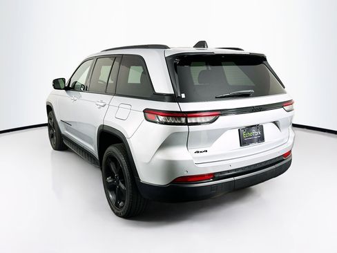 Used 2023 Jeep Grand Cherokee Altitude AWD/4WD image 5