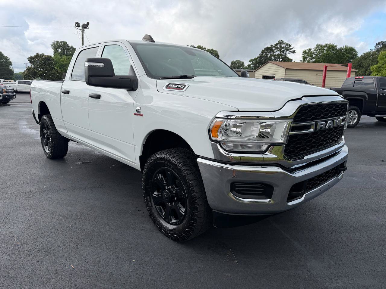 Used 2024 RAM 2500 Tradesman w/ Chrome Appearance Group AWD/4WD image 6
