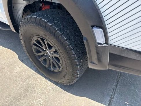 Used 2025 Ford F150 Raptor AWD/4WD image 14