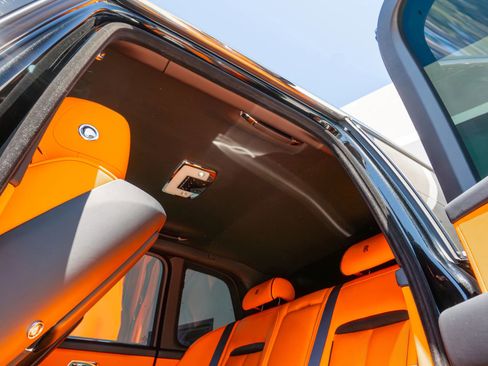 Used 2025 Rolls-Royce Cullinan image 11