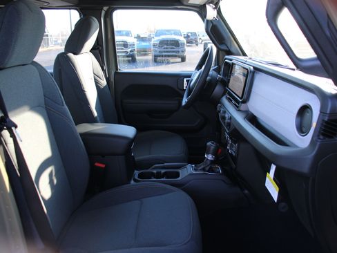 New 2026 Jeep Gladiator Sport image 25