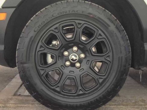 Used 2025 Ford Bronco Sport Badlands image 9