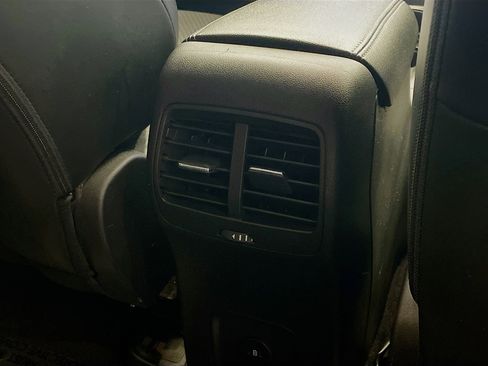 Used 2023 Ford Escape SE image 16