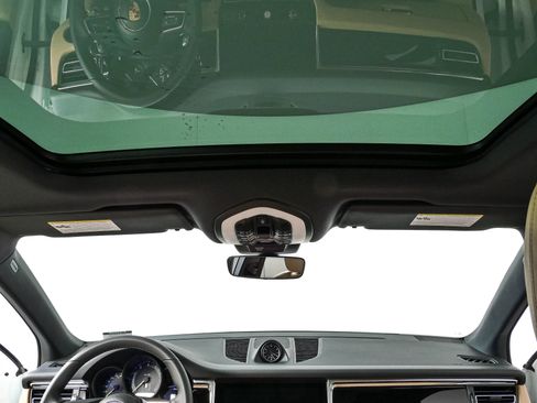 New 2026 Porsche Macan AWD/4WD image 21