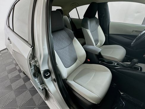 Used 2022 Toyota Corolla LE FWD image 27