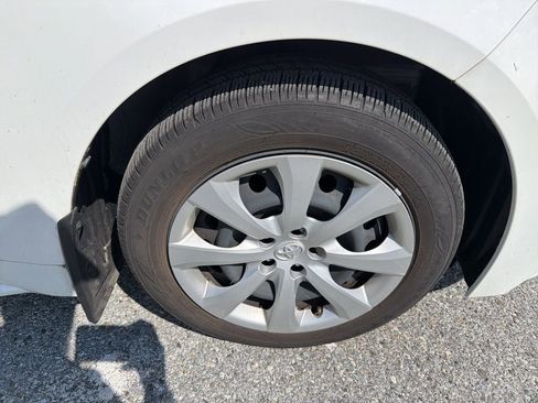 Used 2023 Toyota Corolla LE image 14