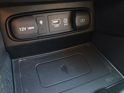 Used 2020 Hyundai Santa Fe Limited image 21