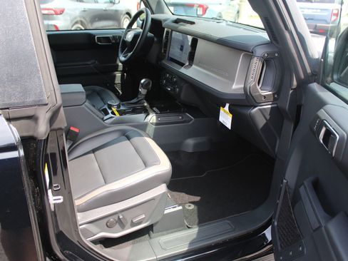 New 2025 Ford Bronco Outer Banks AWD/4WD image 16
