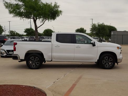 Used 2025 Chevrolet Silverado 1500 LT w/ Safety Package AWD/4WD image 4