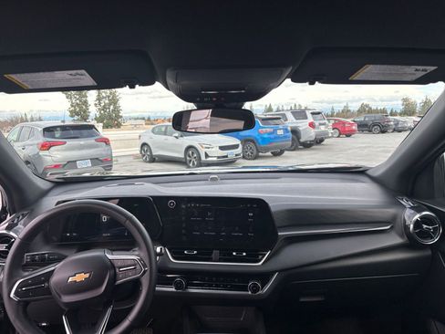 Used 2025 Chevrolet Equinox LT image 33