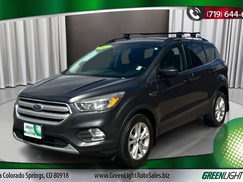 Used 2018 Ford Escape SE image 1