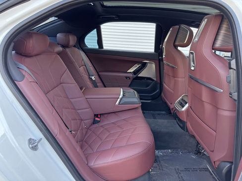 Used 2023 BMW 760i xDrive AWD/4WD image 51