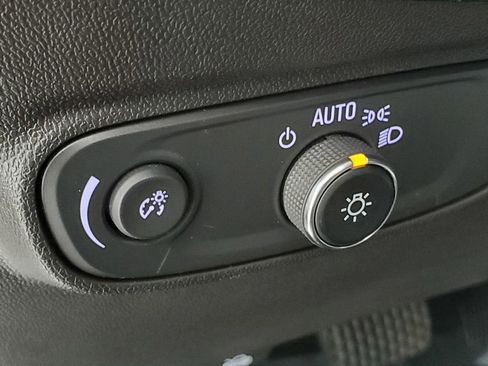 Used 2021 Chevrolet Equinox LT FWD image 29