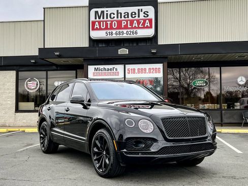 Used 2017 Bentley Bentayga image 2