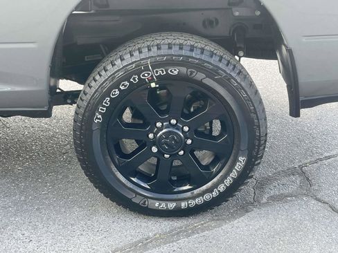 New 2026 RAM 2500 Laramie AWD/4WD image 12