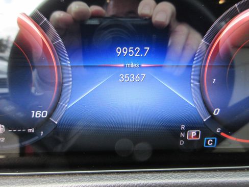 Used 2022 Mercedes-Benz GLB 250 4MATIC image 4