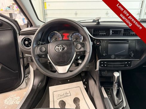 Used 2019 Toyota Corolla LE image 15