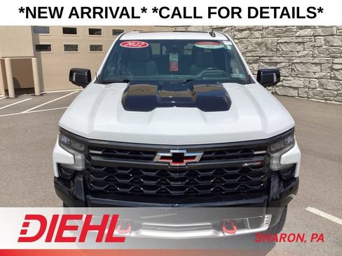 Used 2022 Chevrolet Silverado 1500 ZR2 w/ Technology Package AWD/4WD image 3