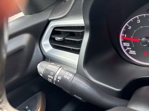 Used 2019 GMC Acadia SLE FWD image 22