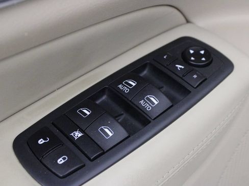 Used 2021 Jeep Grand Cherokee Overland AWD/4WD image 20