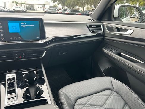 New 2026 Volkswagen Atlas SE image 11