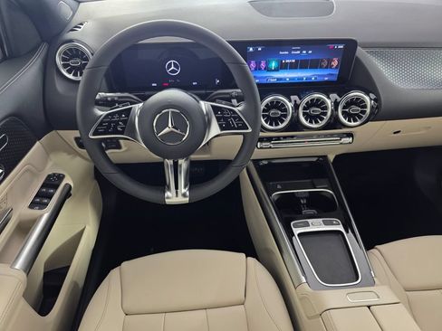 New 2026 Mercedes-Benz GLA 250 4MATIC image 9