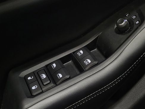 Used 2023 Jeep Grand Cherokee Altitude AWD/4WD image 27