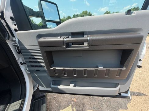 Used 2016 Ford F250 XL w/ Power Equipment Group RWD image 14