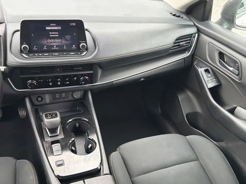 Used 2024 Nissan Rogue S FWD image 19
