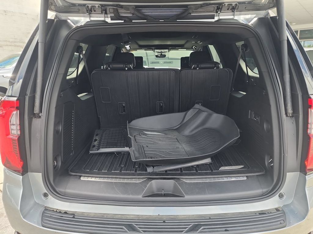 Certified 2025 GMC Yukon XL AT4 Ultimate AWD/4WD image 26