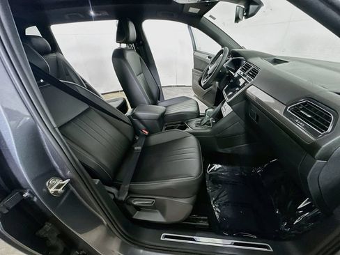 Used 2023 Volkswagen Tiguan SE R-Line FWD image 12
