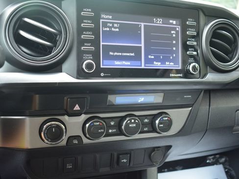 Used 2021 Toyota Tacoma SR AWD/4WD image 14