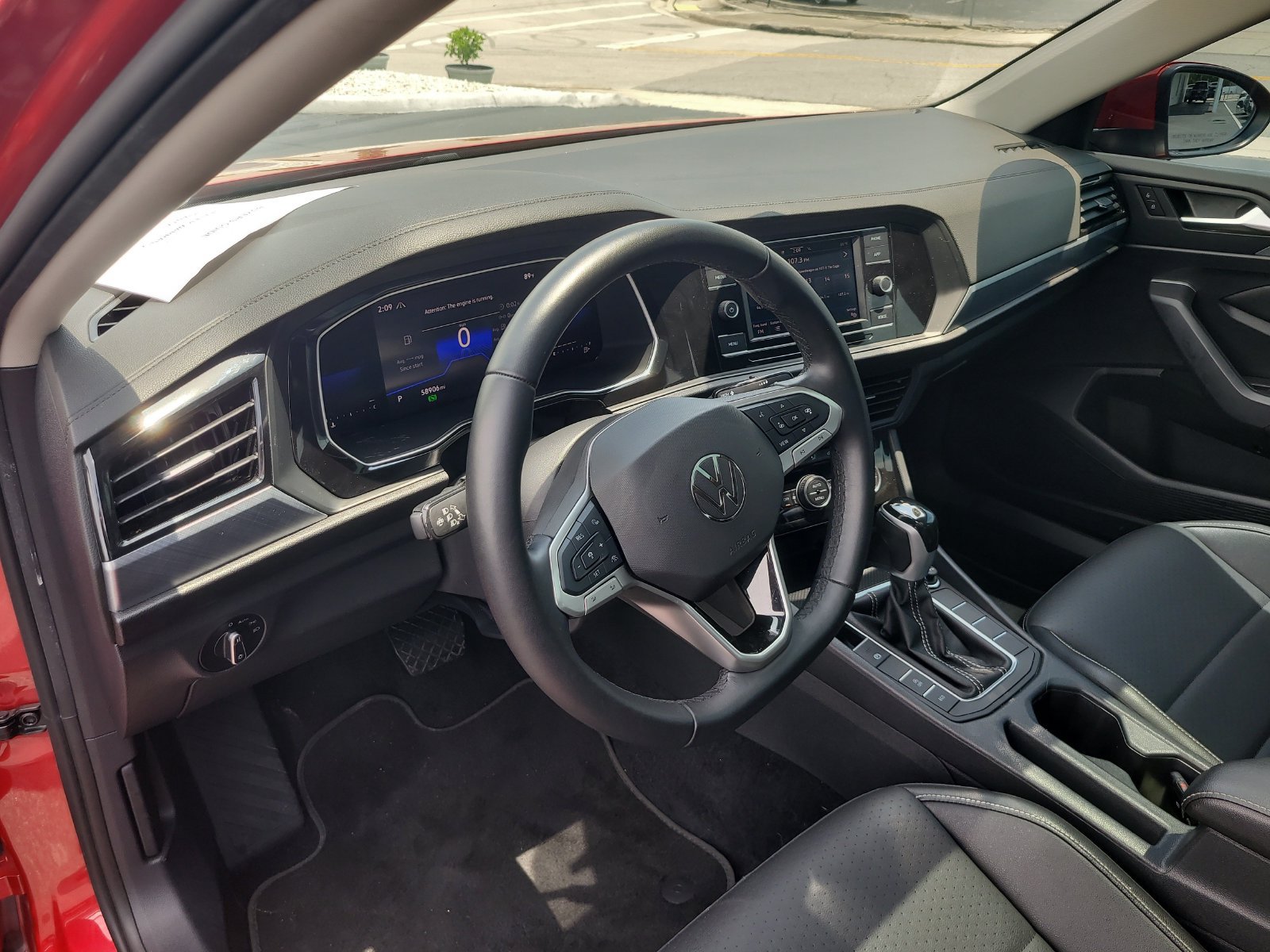 Used 2022 Volkswagen Jetta SE w/ Panoramic Sunroof Package FWD image 17