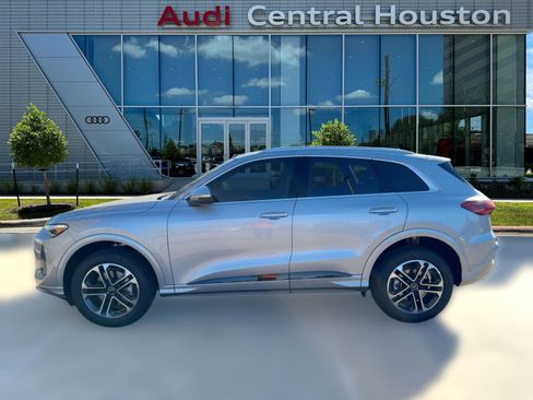 New 2025 Audi Q5 Premium Plus image 2