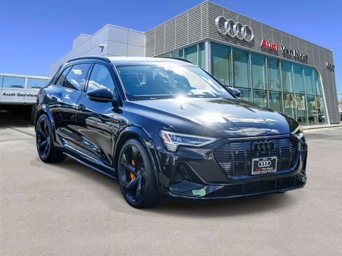 Certified 2023 Audi e-tron S Prestige w/ Prestige Package image 5