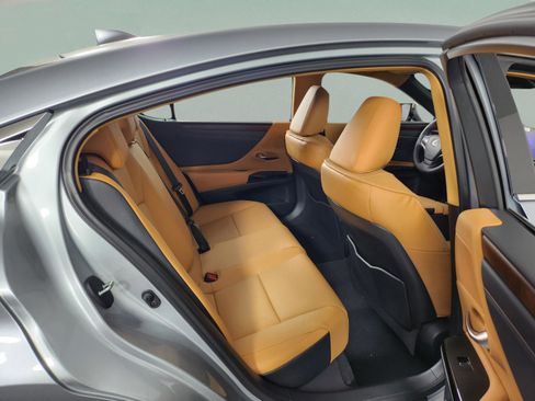 New 2025 Lexus ES 350 w/ Premium Package image 30