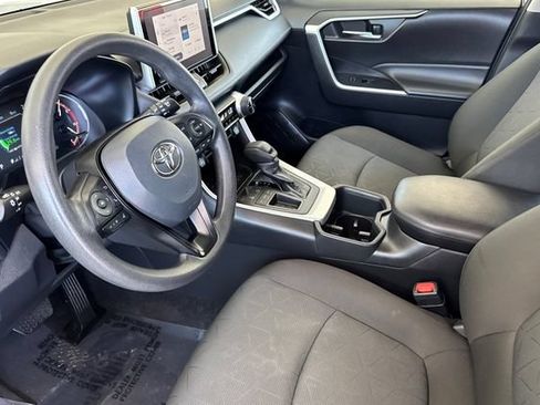 Used 2024 Toyota RAV4 XLE FWD image 10