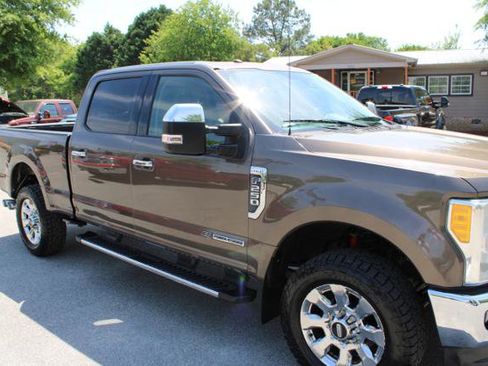 Used 2017 Ford F250 Lariat w/ Lariat Ultimate Package image 10