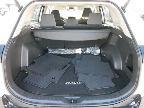 Certified 2025 Toyota RAV4 XLE image 18