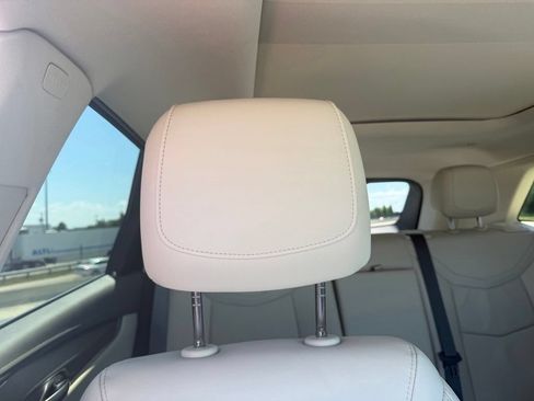 Certified 2024 Cadillac XT5 Premium Luxury w/ LPO, Floor Liner Package AWD/4WD image 33