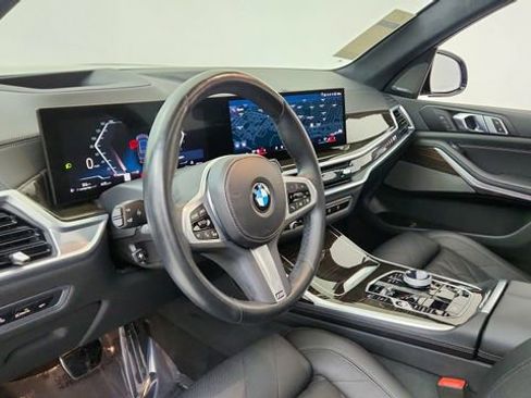 Used 2024 BMW X7 xDrive40i w/ M Sport Package image 19